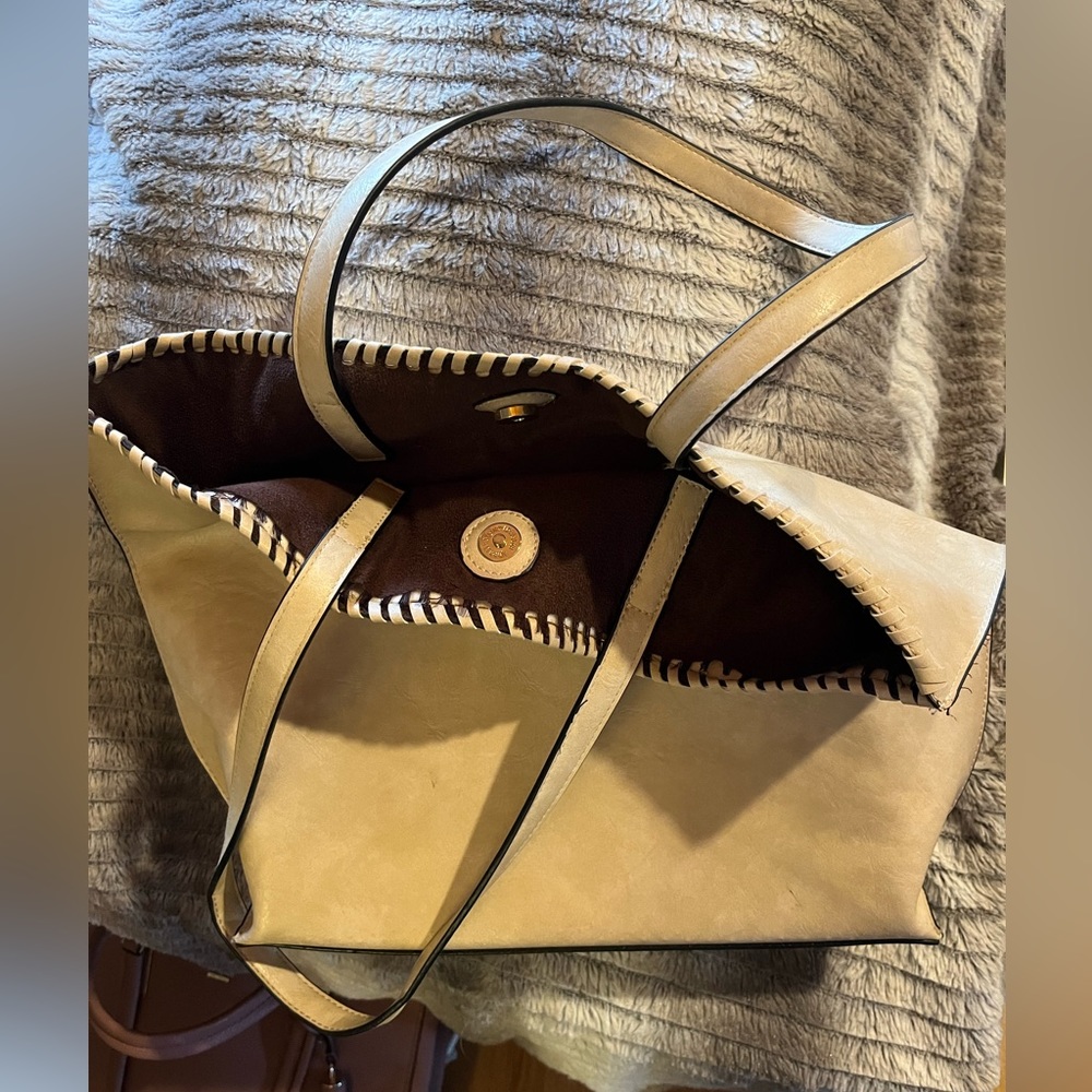 2 beige leather bags NOATD 8831628 purse large & smaller great condition